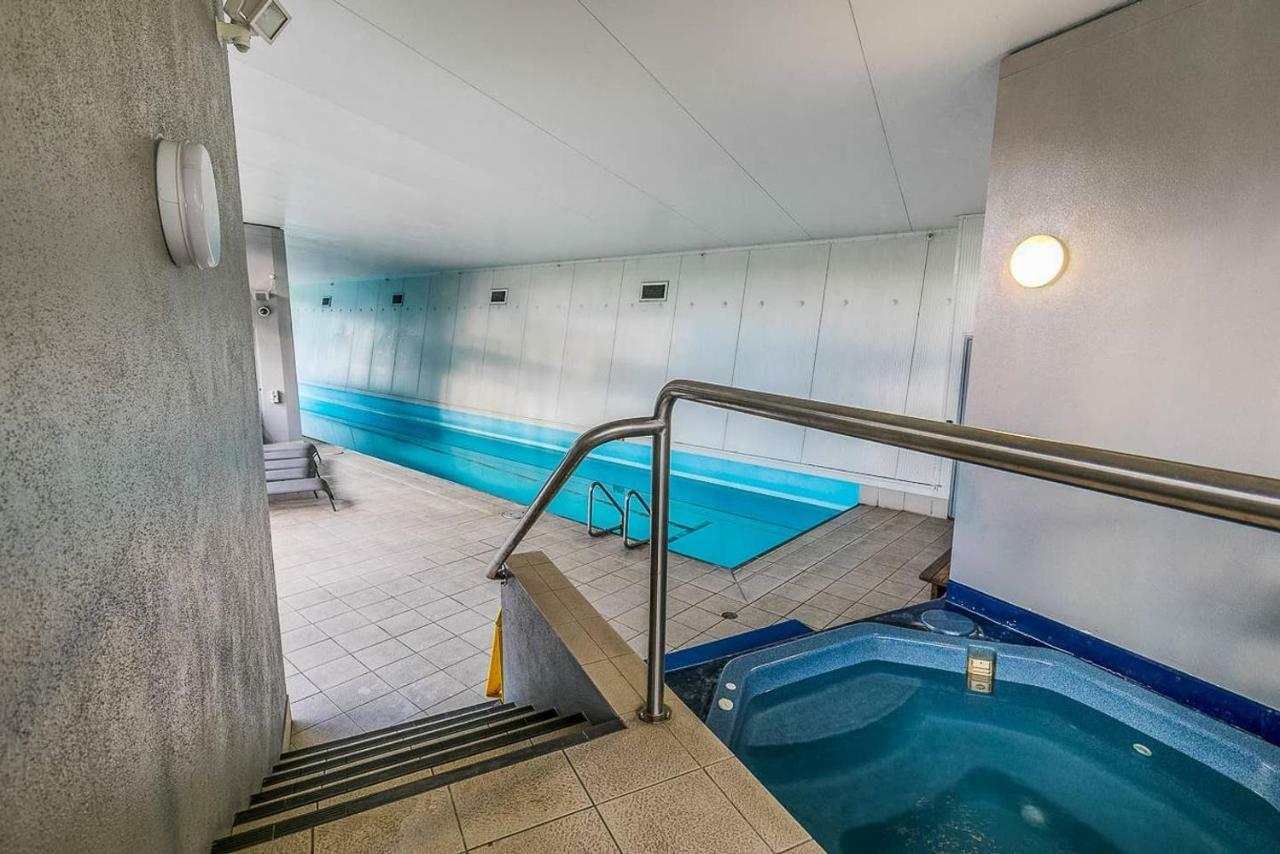 One Bedroom Apartment - Pool, Gym & Tennis Courts! Auckland Exterior foto